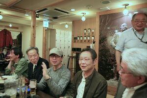 高28回同期会2023E二次会小中塩桑斉伊 8218.jpeg