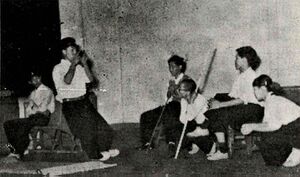 19570924 小山台新聞24号 学校祭練習 2C崑崙山の人々.jpg